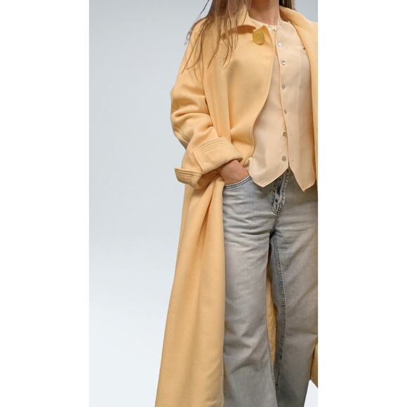Vintage Butter Yellow Wool Coat - Trendy and Unique! - Picture 3 of 8